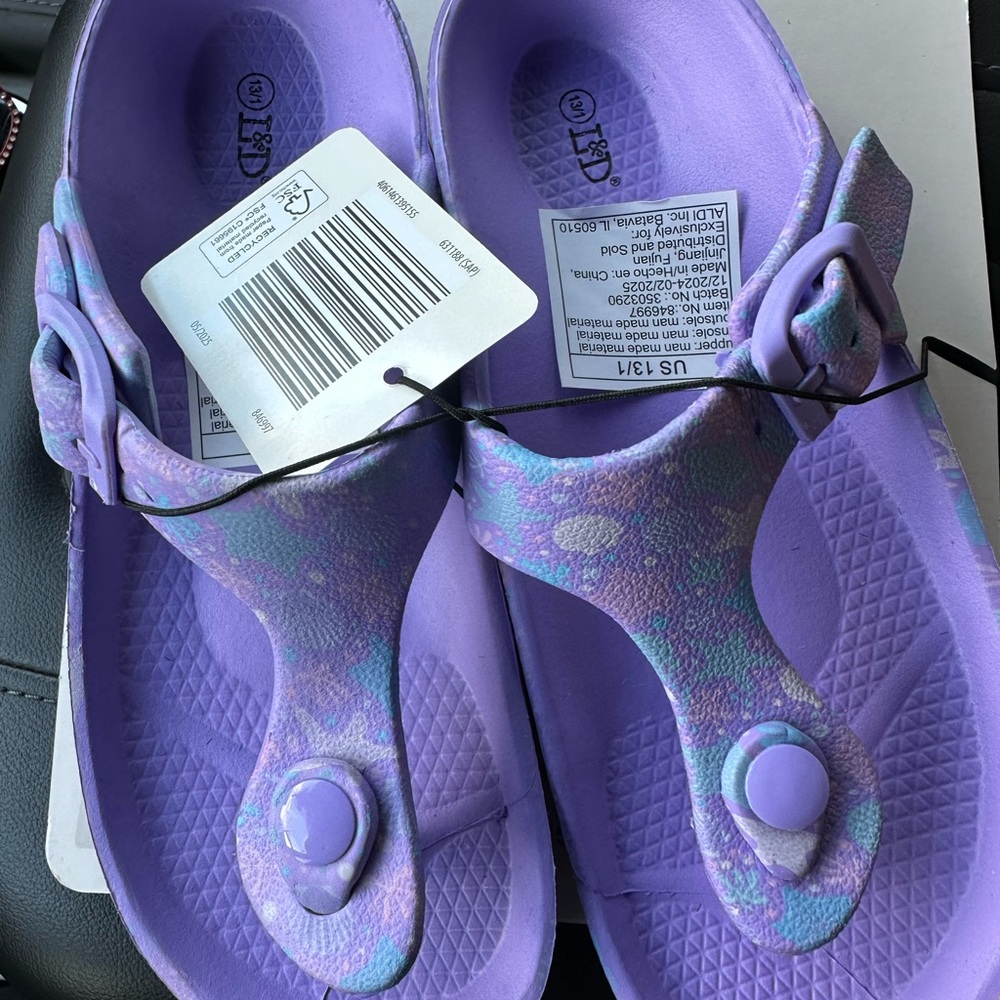 Kids Purple and Pink Sandals- 🩴 - NWT🩵🩷